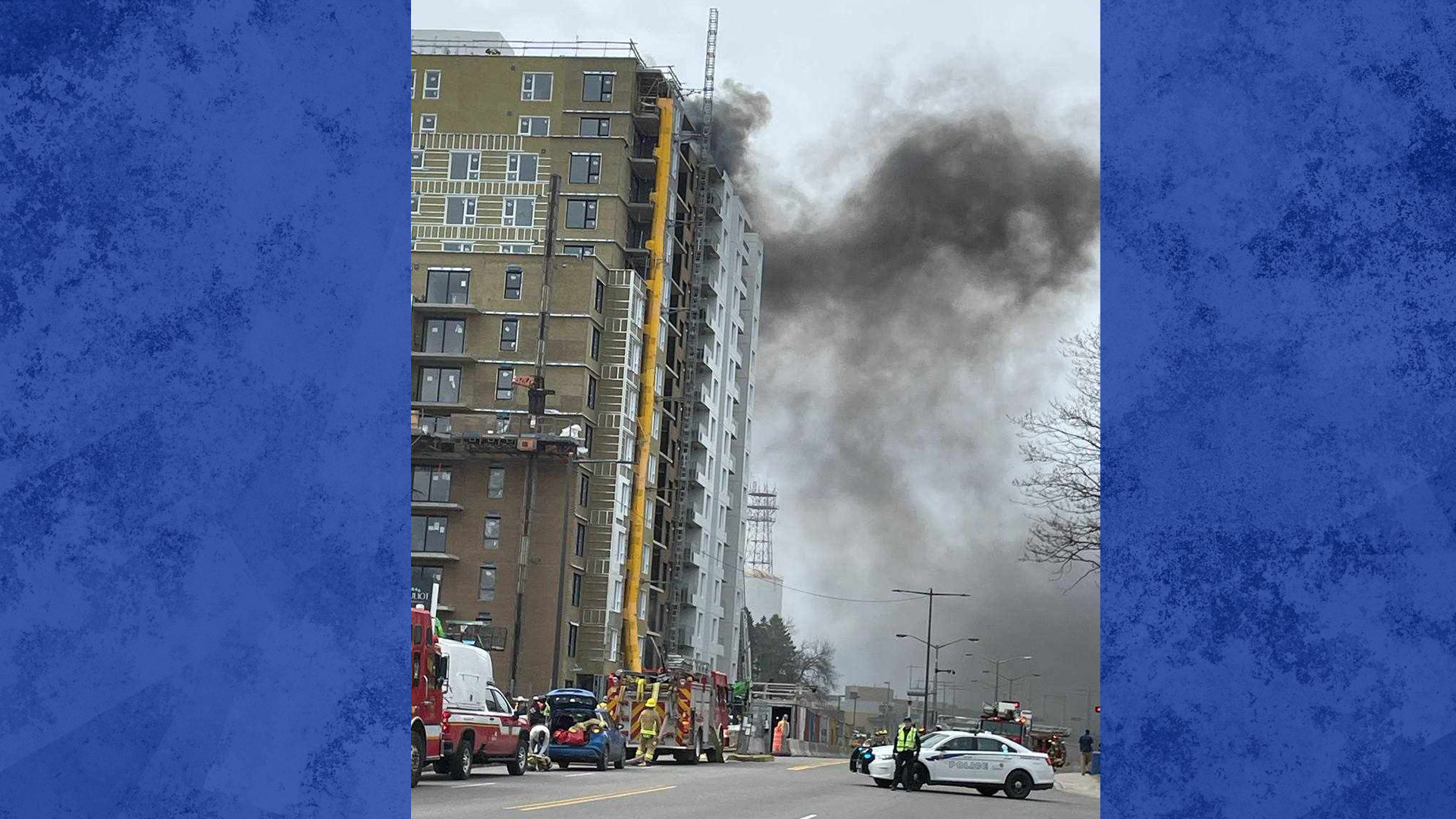 Une importante colonne de fumée noire était visible des kilomètres à la ronde.