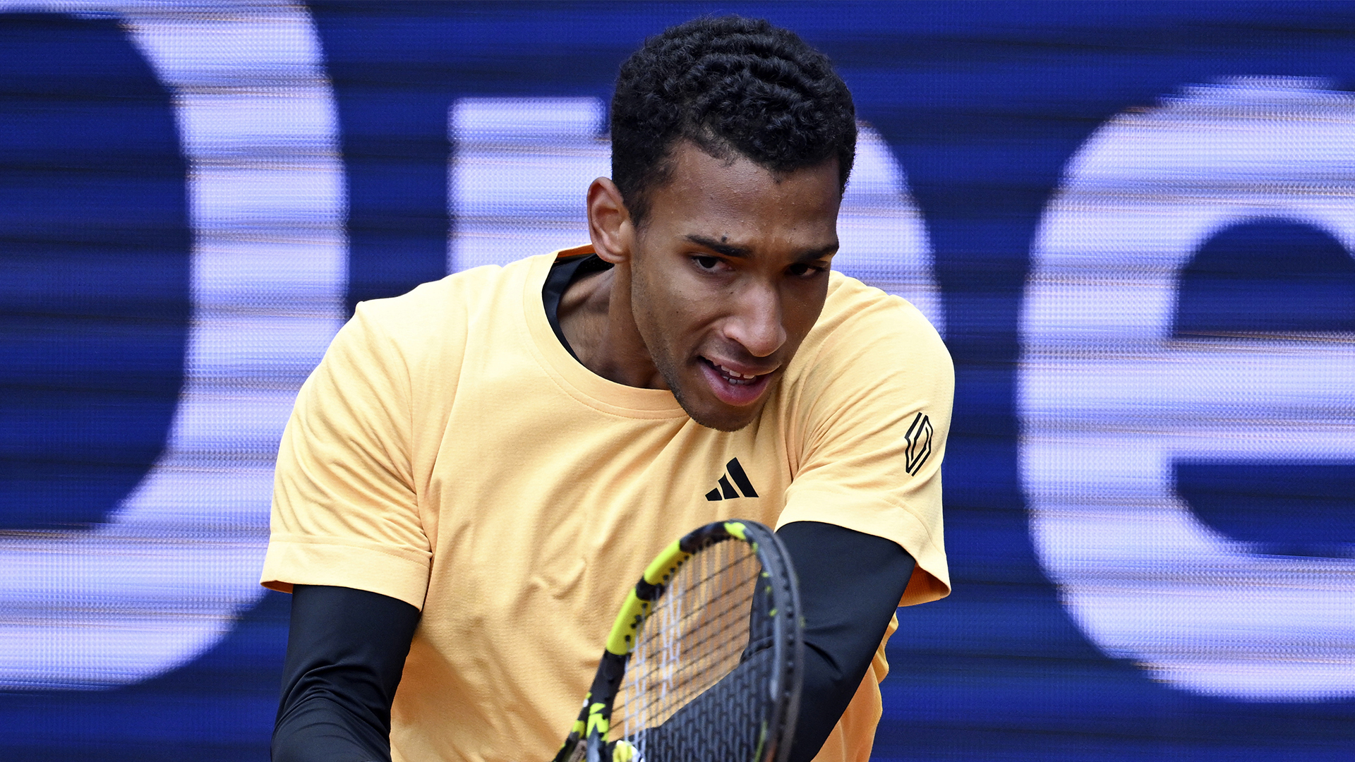 Le tennisman québécois Félix Auger-Aliassime en action lors d'un tournoi à Munich, en Allemagne, en avril 2024.