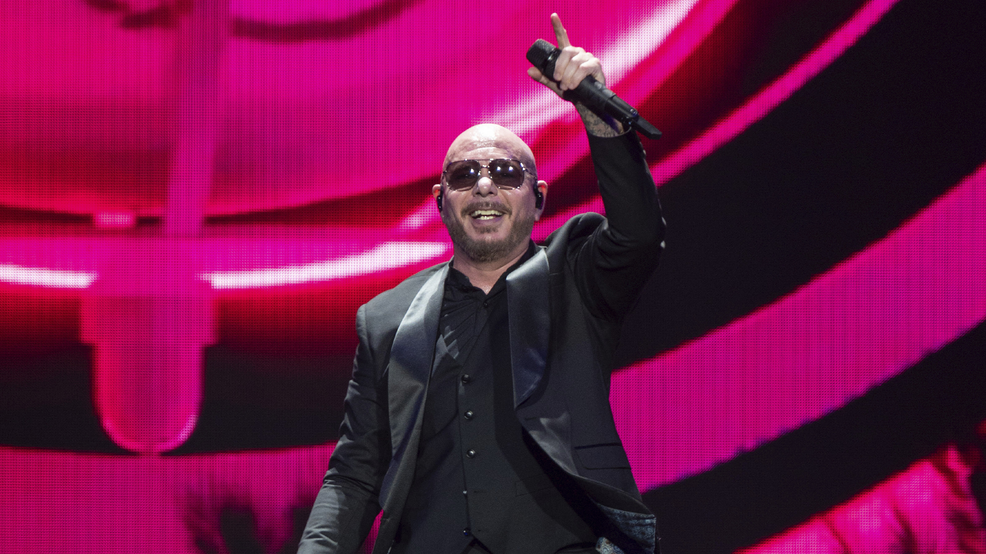 Pitbull se produit dans le cadre de la tournée «The Trilogy Tour» le 3 mars 2024 à Atlanta. 
