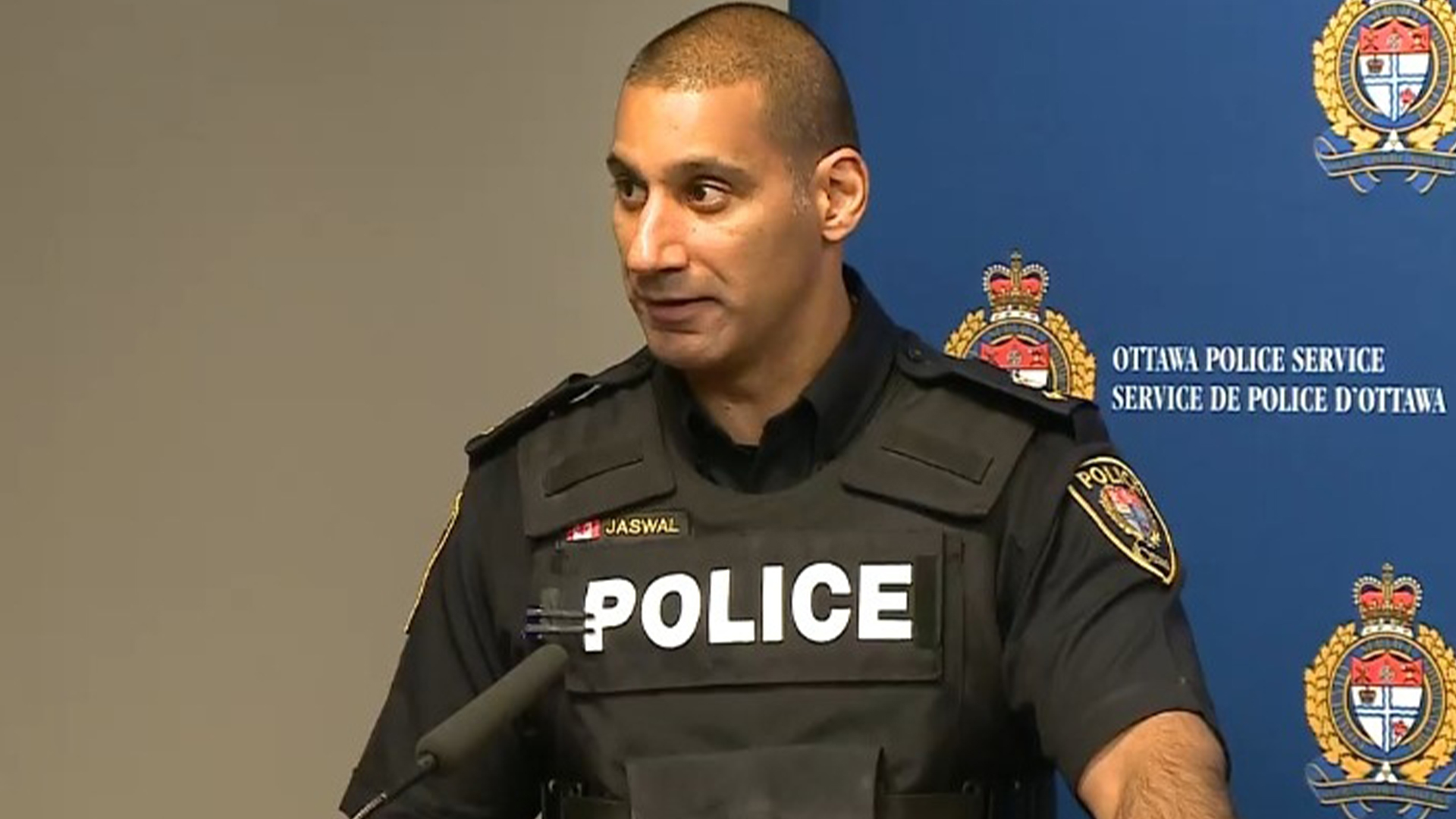 L'ancien chef adjoint de la police d'Ottawa, Uday Jaswal, fait l'objet d'une allégation historique d'agression sexuelle de la part d'une policière de la police d'Ottawa.