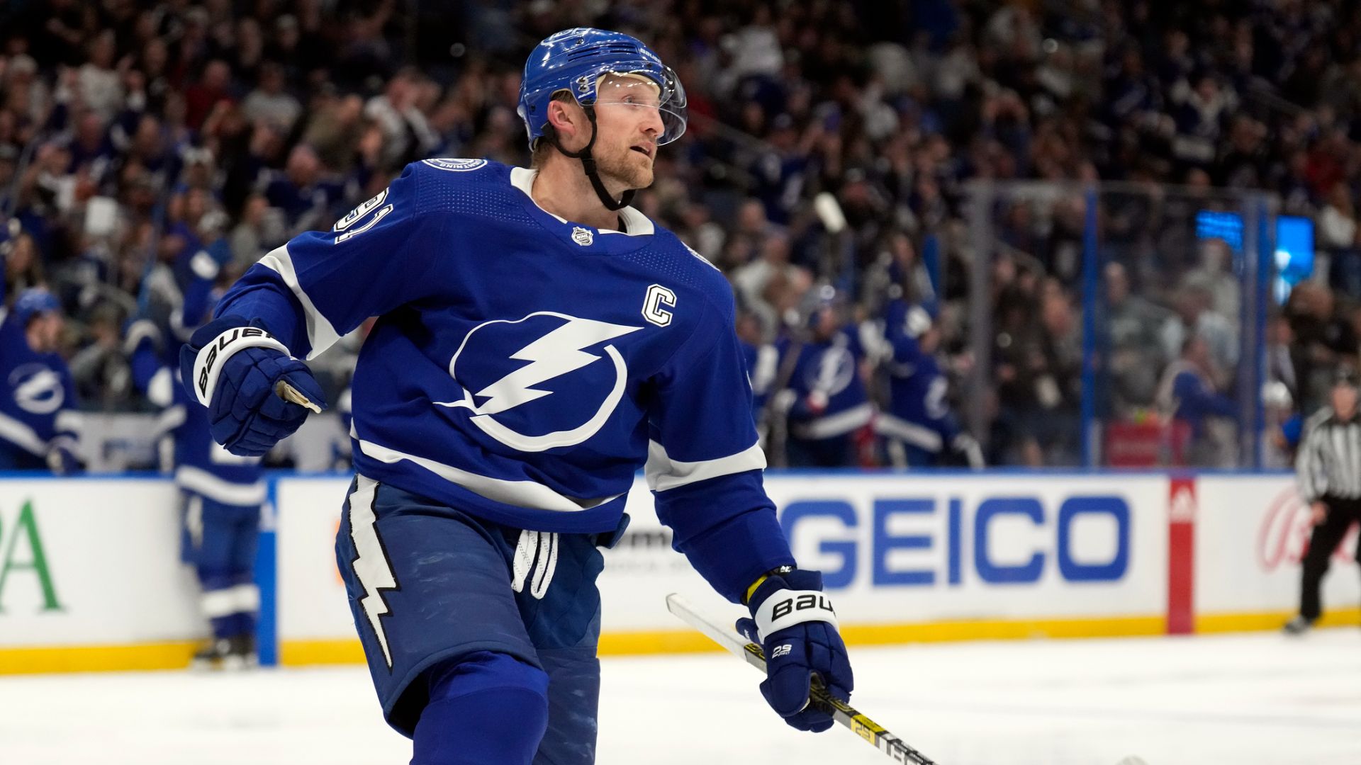 Stamkos, qui a passé toute sa carrière à Tampa Bay, a confirmé qu'il a signé un pacte de quatre ans et 32 M$ US. 