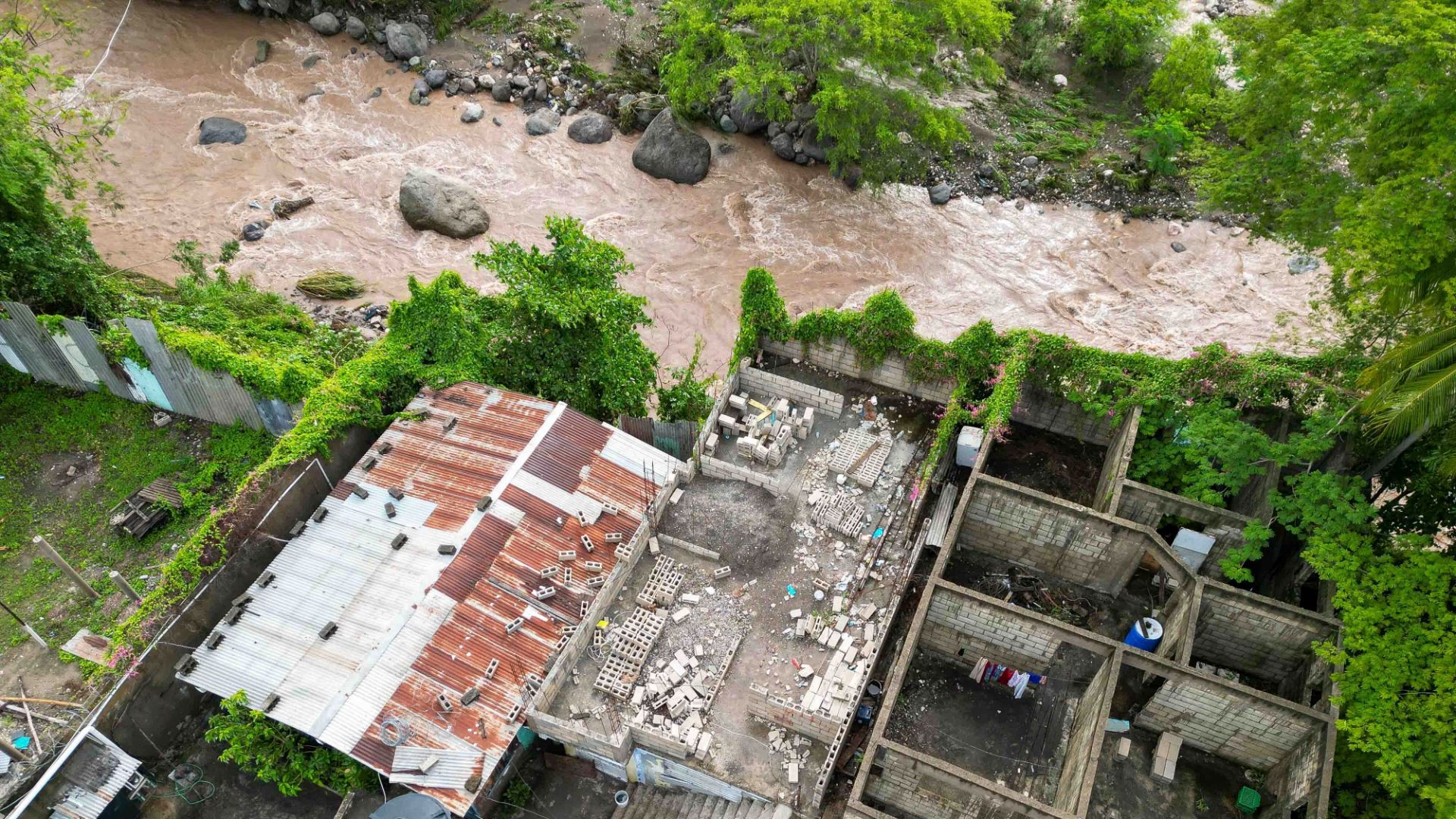 L’ouragan Béryl Laisse Un Carnage En Jamaïque, Raconte Un Québécois 