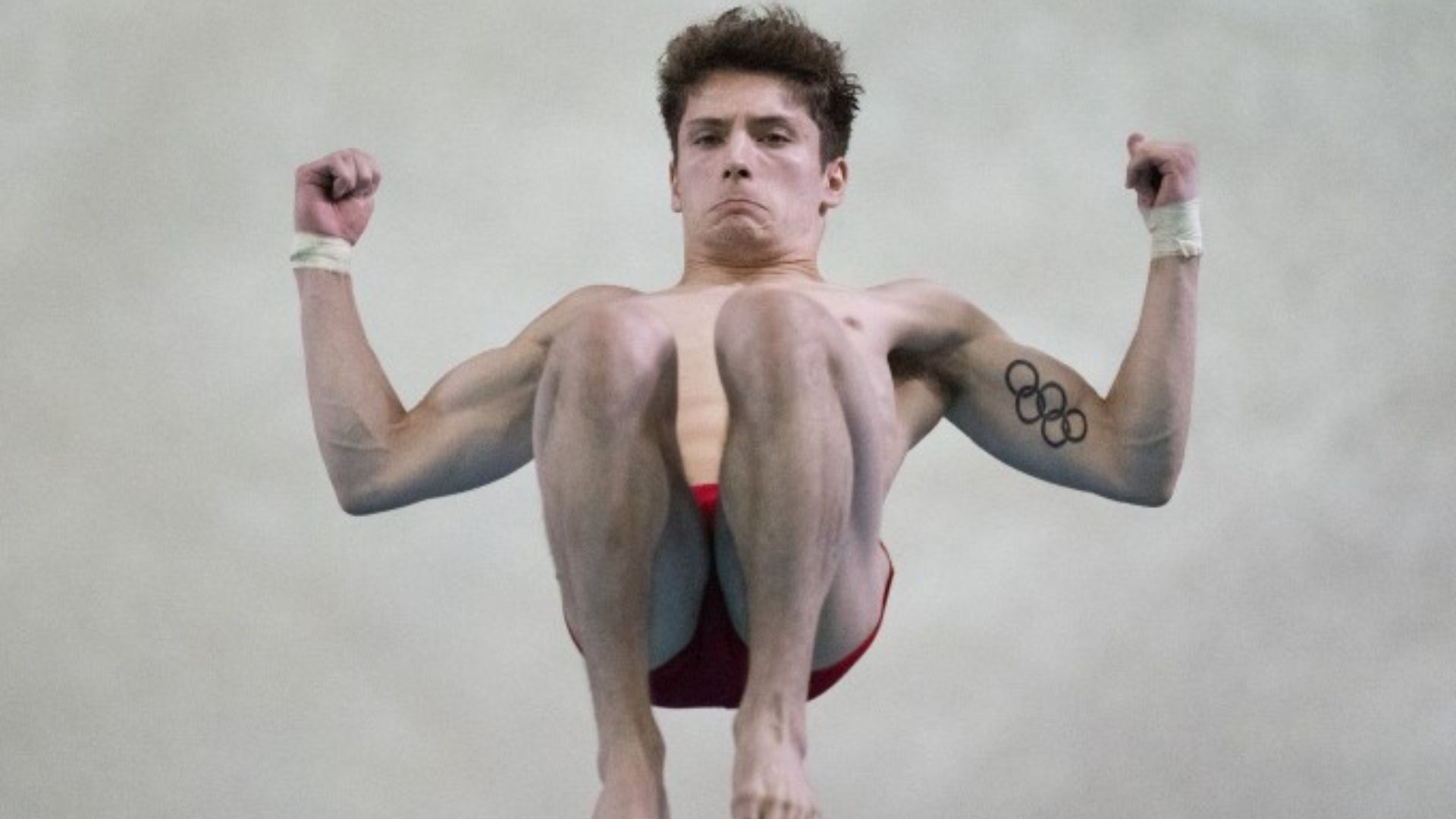 Nathan Zsombor-Murray, du Canada, participe à la finale masculine à la plate-forme de 10 m lors de la Coupe du monde de plongeon de Montréal, le samedi 2 mars 2024. 