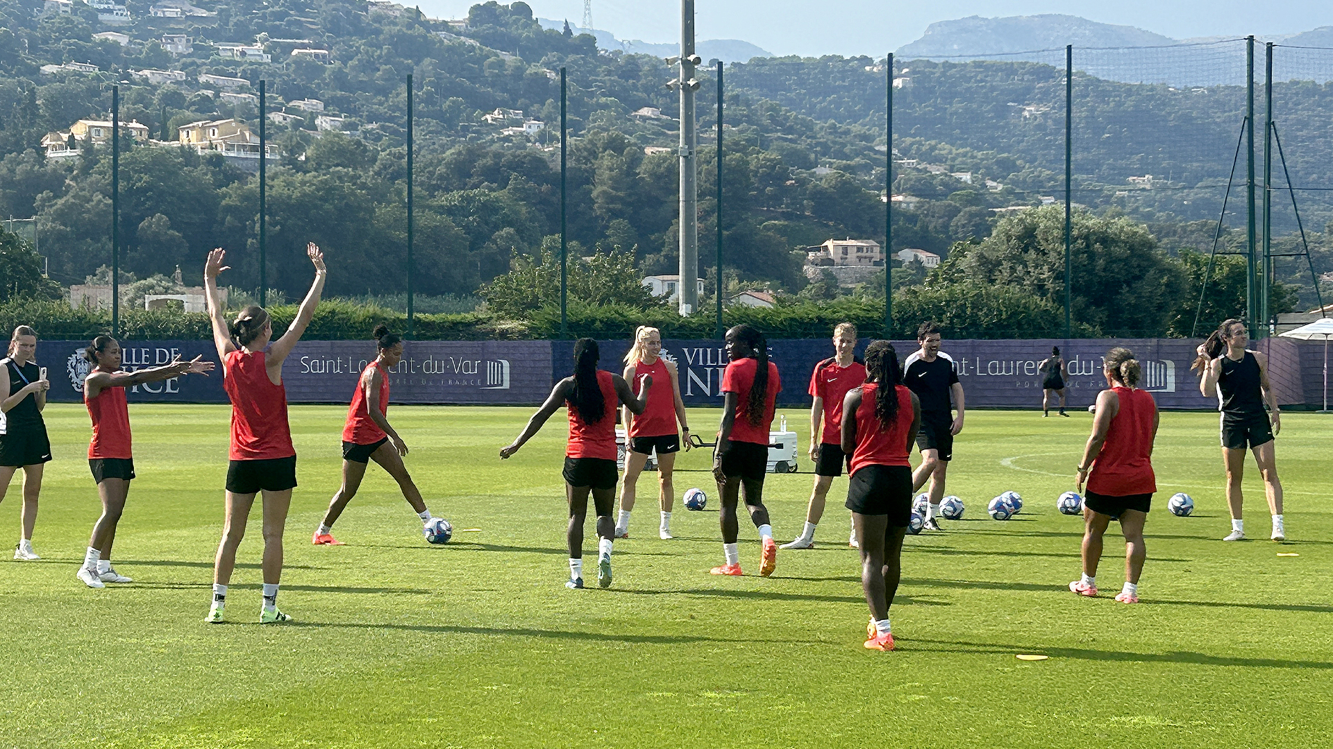 L'équipe féminine de soccer du Canada s'entraîne au stade des Iscles à Nice, en France, le mardi 30 juillet 2024.