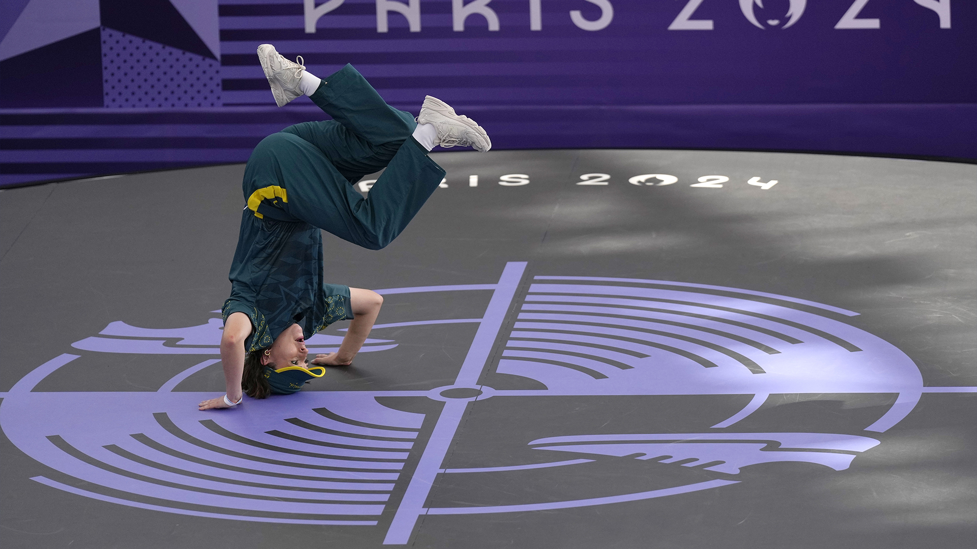 Rachael Gunn (Australie), connue sous le nom de B-Girl Raygun.