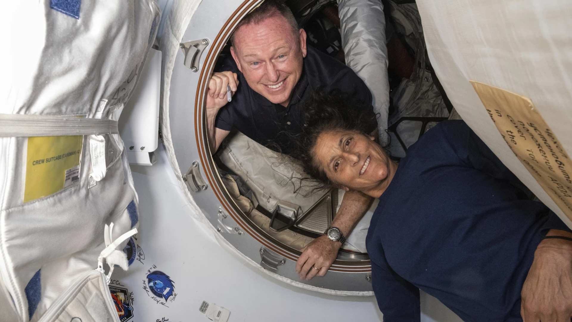 Butch Wilmore et Suni Williams reviendront à bord d'un vaisseau spatial de SpaceX en février 2025. 