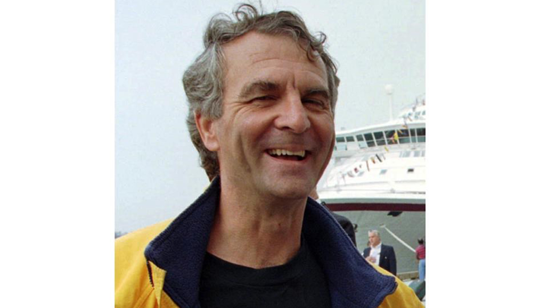 Le commandant Paul-Henri Nargeolet rit au Black Falcon Pier à Boston le 1er septembre 1996. 