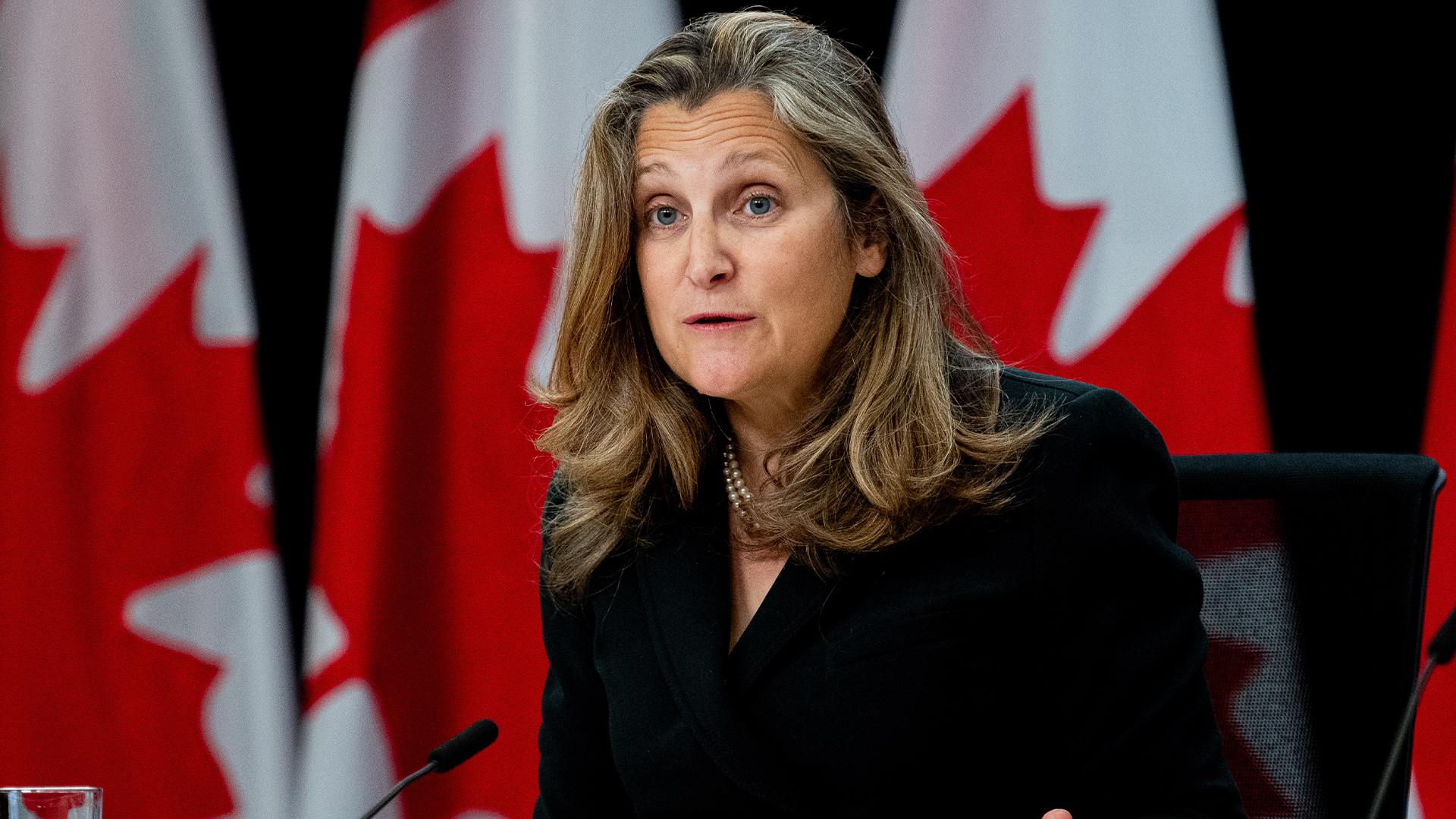 La ministre des Finances et vice-première ministre, Chrystia Freeland, tient un point de presse à Ottawa le mardi 24 septembre 2024.