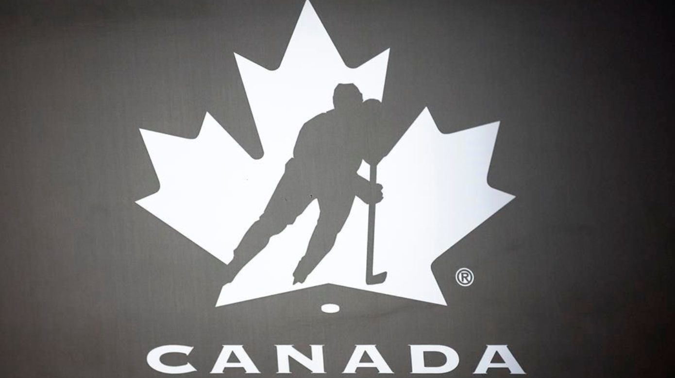 Un logo de Hockey Canada sur la porte du siège social de l'organisation à Calgary, le jeudi 11 janvier 2024.