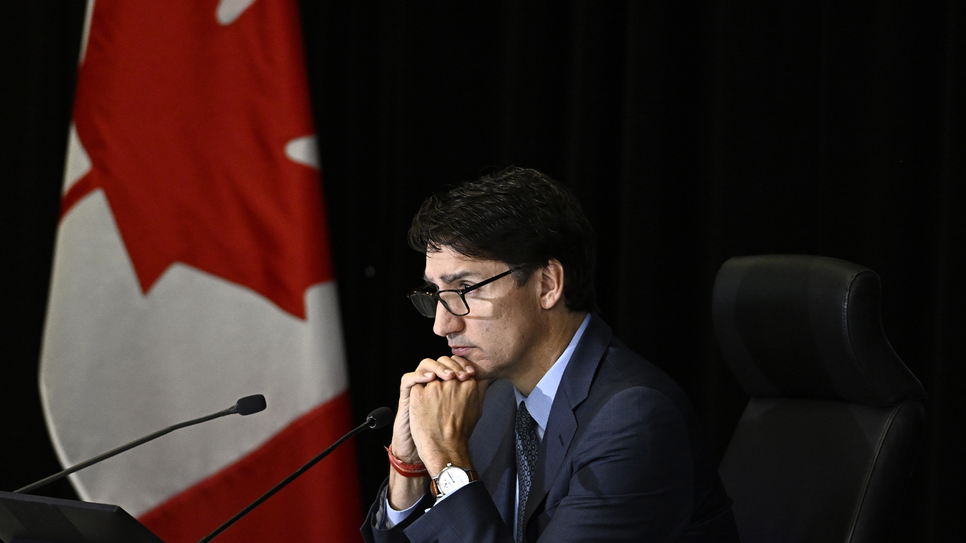 Le premier ministre Justin Trudeau répond à une question devant la Commission sur l'ingérence dans les affaires étrangères à Ottawa, le 16 octobre 2024.