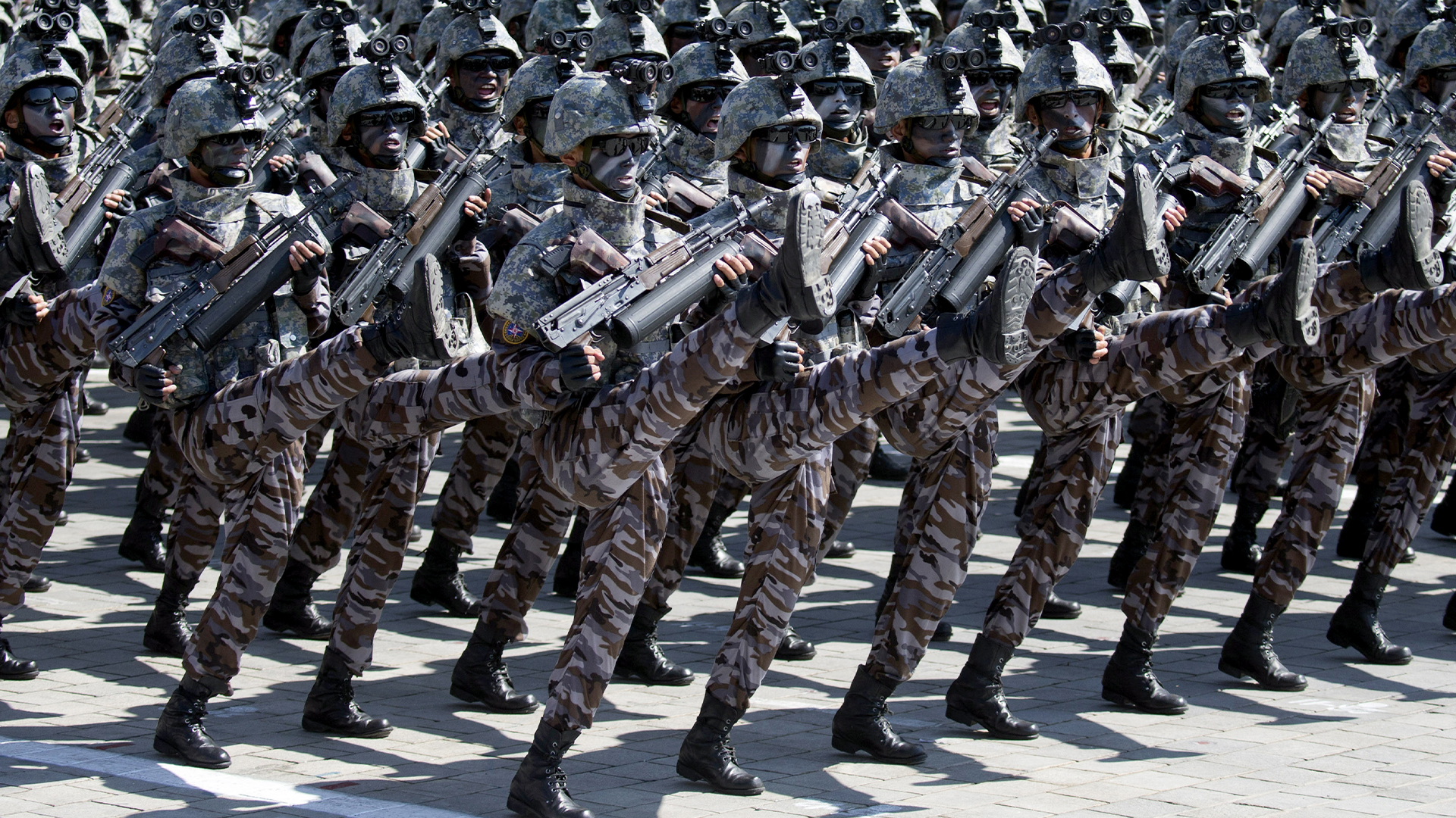 Des soldats défilent à l'occasion du 70e anniversaire de la fondation de la Corée du Nord, à Pyongyang, en Corée du Nord, le 9 septembre 2018. 