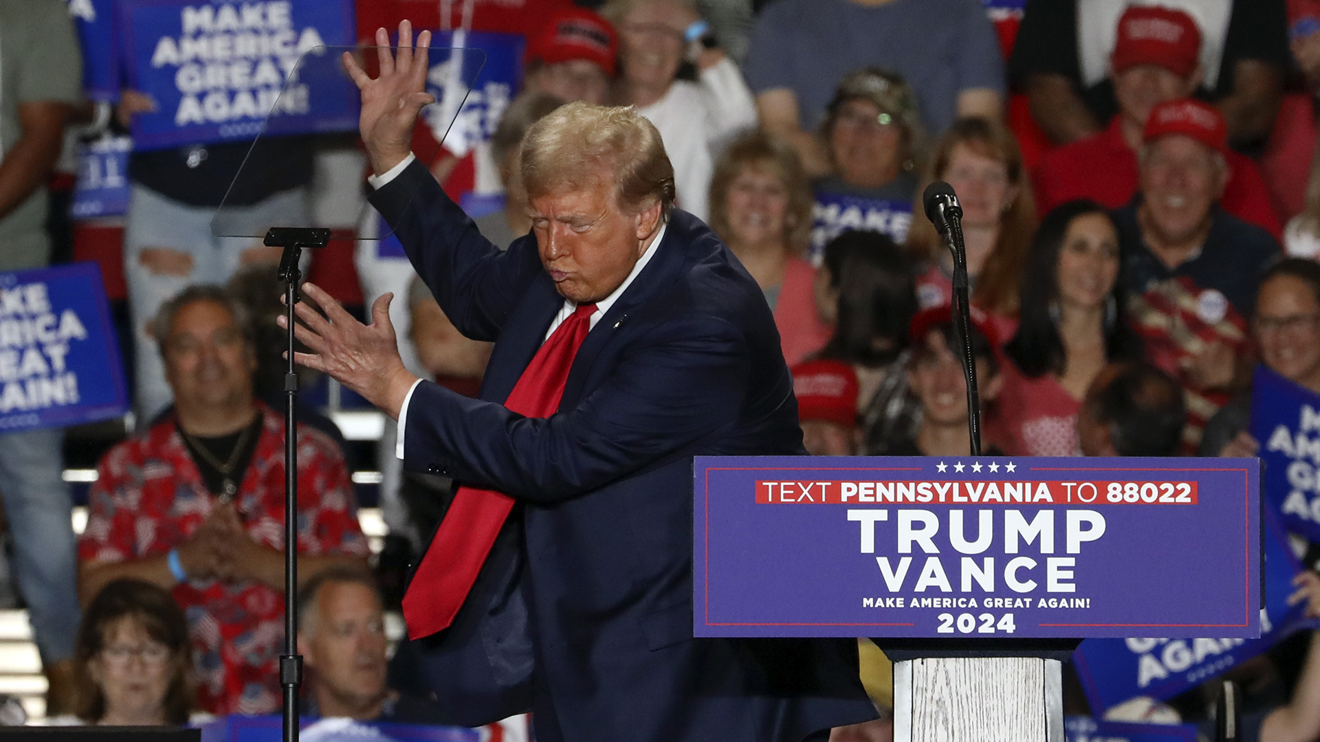 Donald Trump, parle du golf du président Joe Biden lors d'un rassemblement de campagne au Bayfront Convention Center à Erie, en Pennsylvanie, le dimanche 29 septembre 2024.