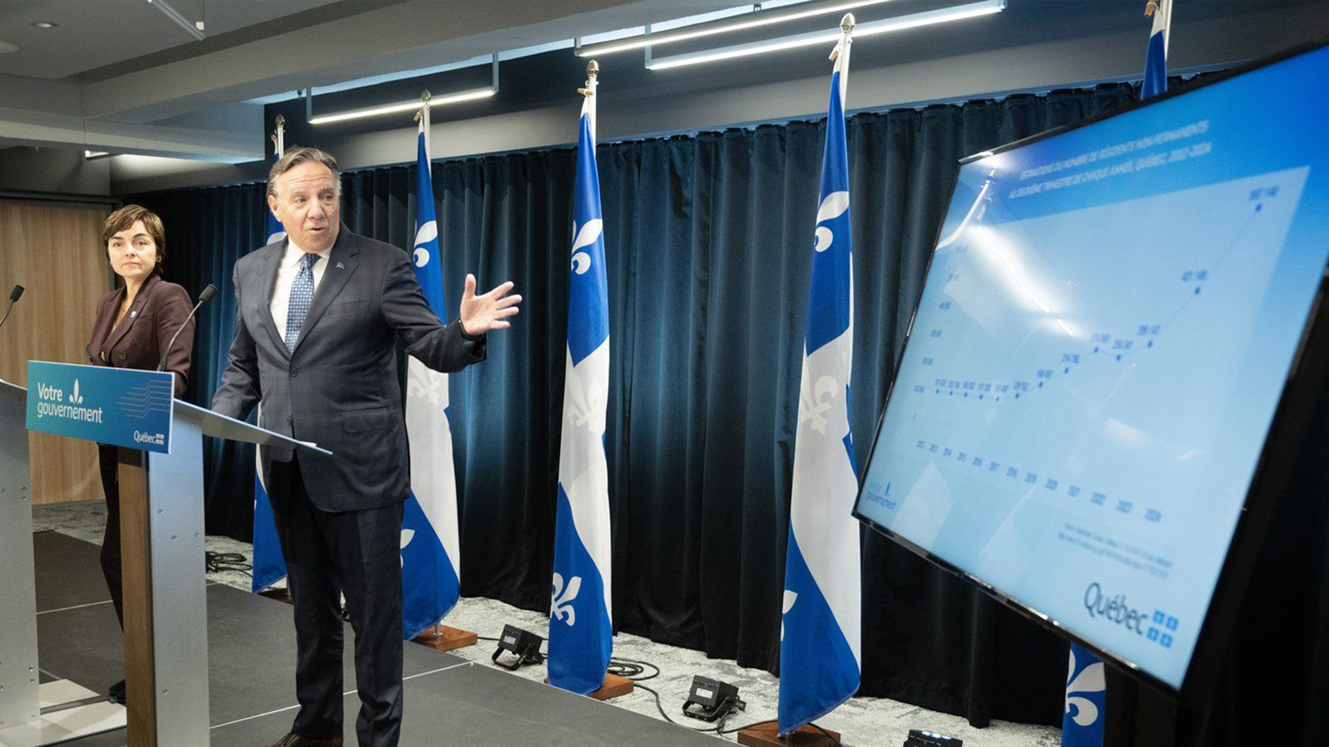 Le premier ministre du Québec, François Legault, et la ministre de l'Immigration de l'époque, Christine Fréchette, annoncent des changements aux politiques d'immigration du Québec lors d'une conférence de presse à Montréal, le 20 août 2024.