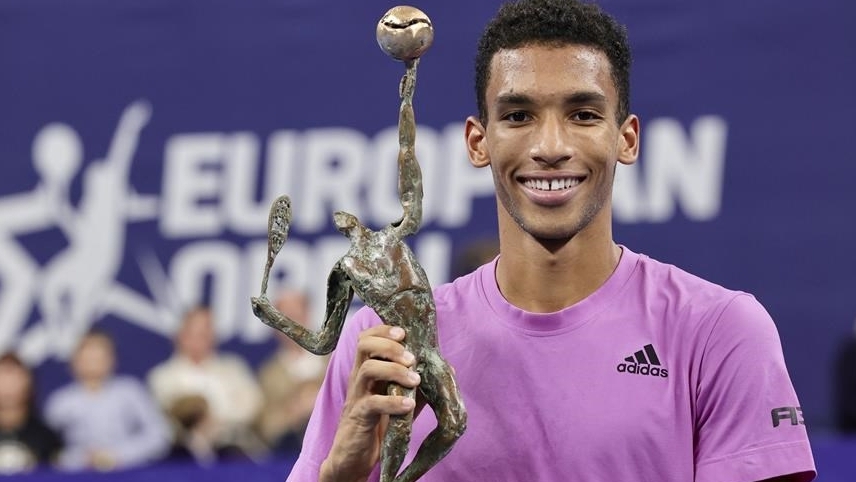 Pendant un peu plus de trois semaines, de l'Italie à la Suisse en passant par la Belgique, Auger-Aliassime a été intouchable.