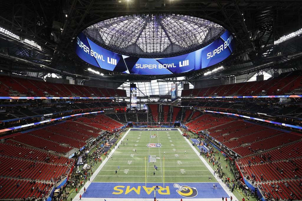 Le Mercedes-Benz Stadium avant le Super Bowl LIII entre les Rams de Los Angeles et les Patriots de la Nouvelle-Angleterre, le dimanche 3 février 2019 à Atlanta.