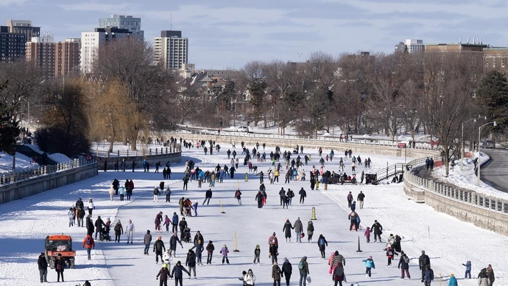 Le canal Rideau a accueilli les patineurs le 19 février 2024, jour de la Famille en Ontario.