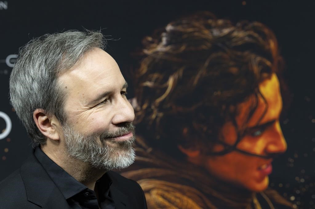 Denis Villeneuve a ressenti l'amour de sa famille et de ses amis à son retour à Montréal pour la première canadienne de «Dune: deuxième partie», qui sort vendredi sur les écrans nord-américains.