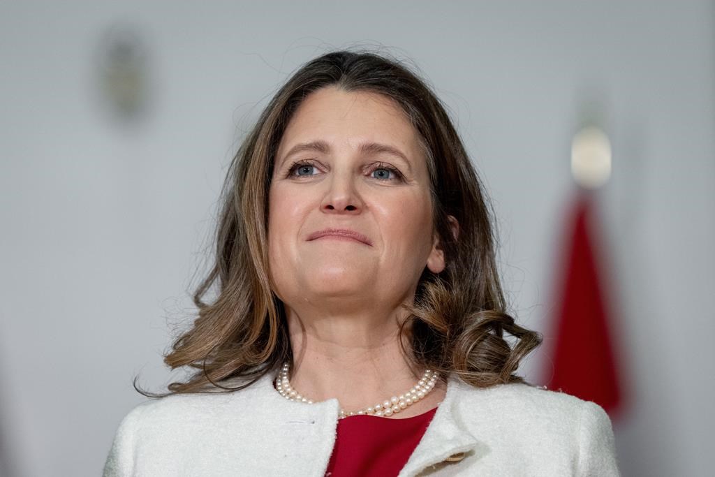 La ministre des Finances, Chrystia Freeland, a présenté samedi à Toronto la première étape du régime national d'assurance médicaments.