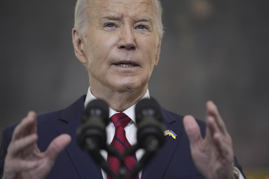 Le président Joe Biden s'exprime avant de signer un programme d'aide à l'Ukraine d'un montant de 95 milliards de dollars, qui comprend également un soutien à Israël, à Taïwan et à d'autres alliés, dans la salle à manger d'État de la Maison-Blanche, le mercredi 24 avril 2024, à Washington. 
