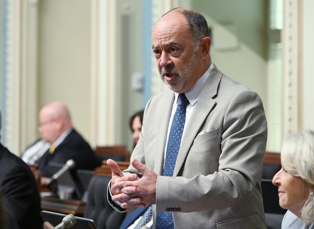 Le ministre de la Santé du Québec, Christian Dubé, prend part à la période des questions à l'Assemblée nationale, à Québec, le 4 juin 2024. 