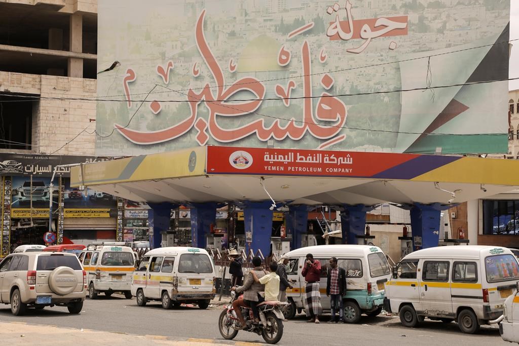 «C'est au tour de la Palestine»: une affiche géante est photographiée à Sanaa, au Yémen, le 21 juillet 2024.