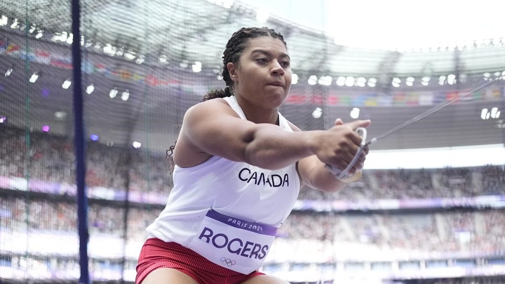 La Canadienne Camryn Rogers prend part aux qualifications féminines de lancer du marteau aux Jeux olympiques de Paris, le 4 août 2024. 