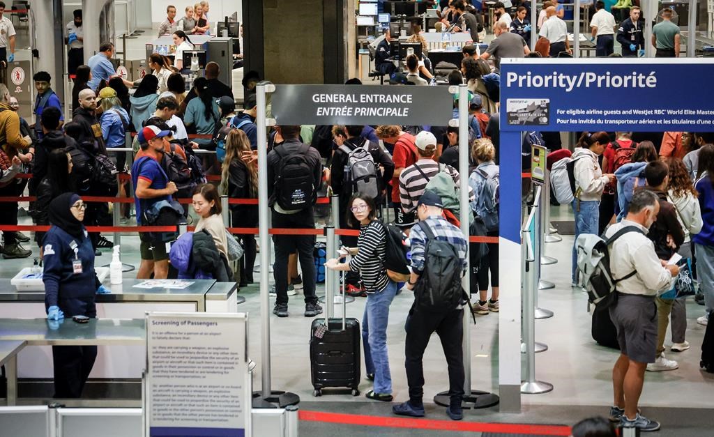 WestJet affirme que 16 de ses avions ont été cloués au sol après l'énorme tempête de grêle.